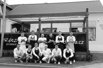 В Чехии отказавшийся обслуживать мигрантов ресторан получил второй штраф