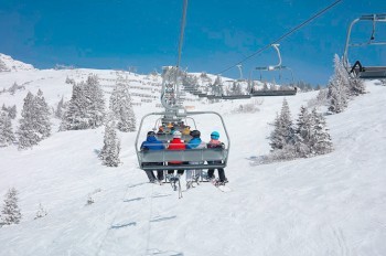 В Чехии 7-летний ребенок выпал из кресла подъемника 