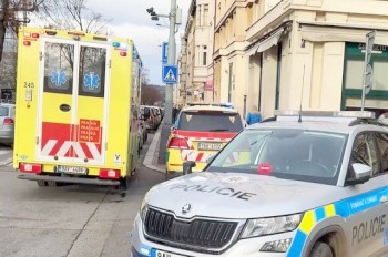 В Праге мужчина погиб в результате падения из окна квартиры