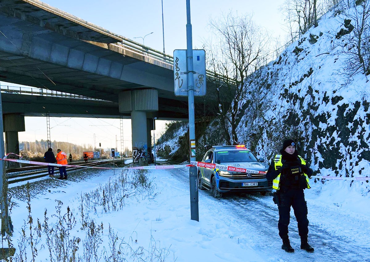 В Праге поезд насмерть сбил женщину