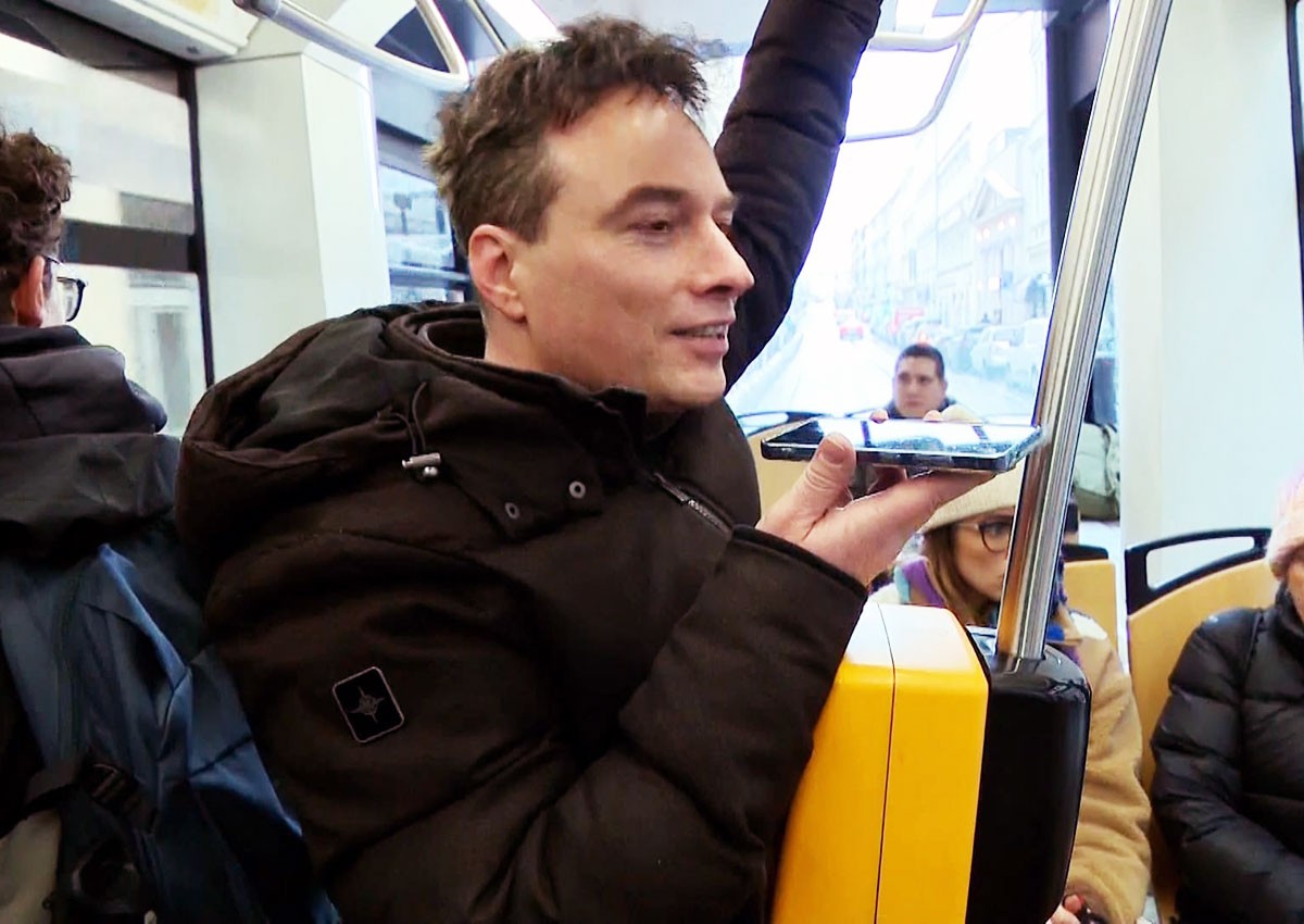 Регион Чехии громко разговаривать по телефону в транспорте 