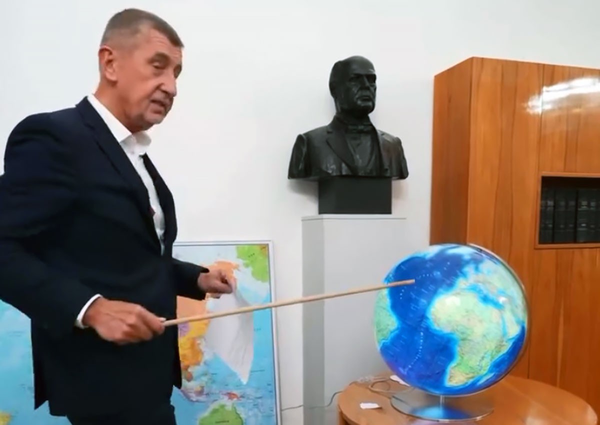 Андрей Бабиш скорректировал цену купленного им глобуса