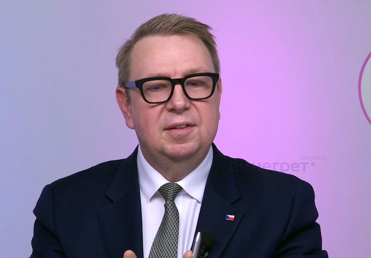 Министр труда Чехии пообещал не отменять гуманитарное пособие украинским беженцам