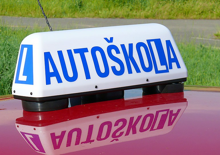 В Чехии психиатр за деньги выписывала справки ученикам автошколы
