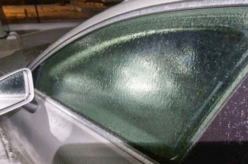 На Чехию обрушился ледяной дождь