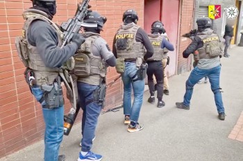 В Чехии мужчина открыл стрельбу в здании мэрии. Есть убитые и раненые 