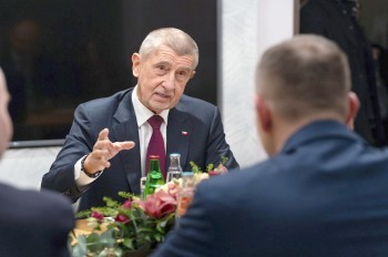 Ведущие политики Чехии отреагировали на скандал с президентом и главой МИД