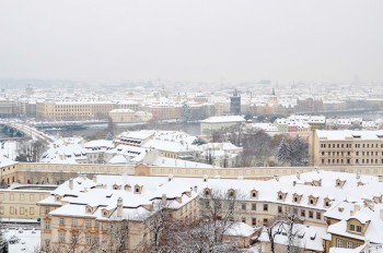 Снегопад серьезно осложнил транспортную ситуацию в Чехии