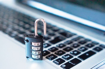 Банк ČSOB предупредил клиентов об интернет-мошенниках