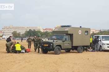 Военная полиция завела дело против десантника, приземлившегося в толпу зрителей в Праге