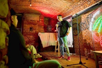 Вход бесплатный: на неделе в Праге состоятся три вечера украинского стендапа