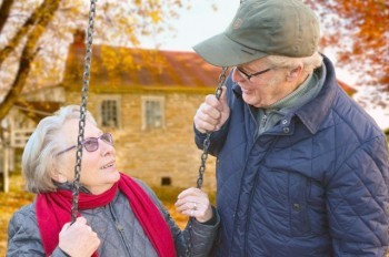 В Чехии выросло число «суперпенсионеров» с очень большими пенсиями 