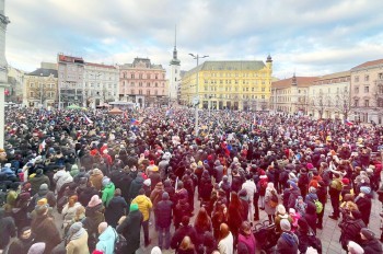 По всей Чехии прошли митинги в поддержку демократии и президента Петра Павела
