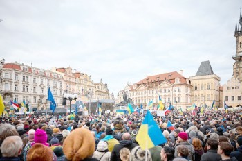 В Праге прошел масштабный митинг в поддержку Украины: фото и видео