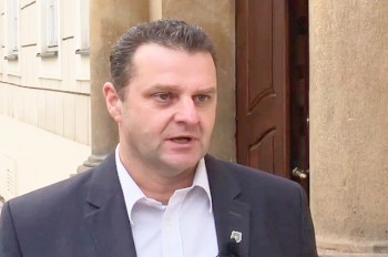 Демократия в действии: чешский коммунист Ондрачек покинул свой пост