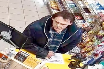 В Праге неизвестный 15 раз расплачивался чужой картой