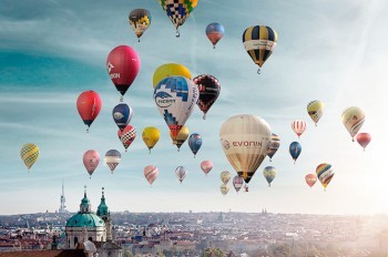 Десятки воздушных шаров пролетят над Прагой