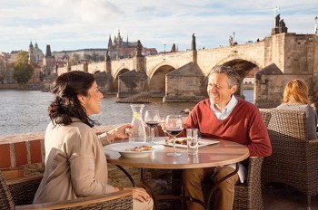 Названы самые дорогие для жизни города мира