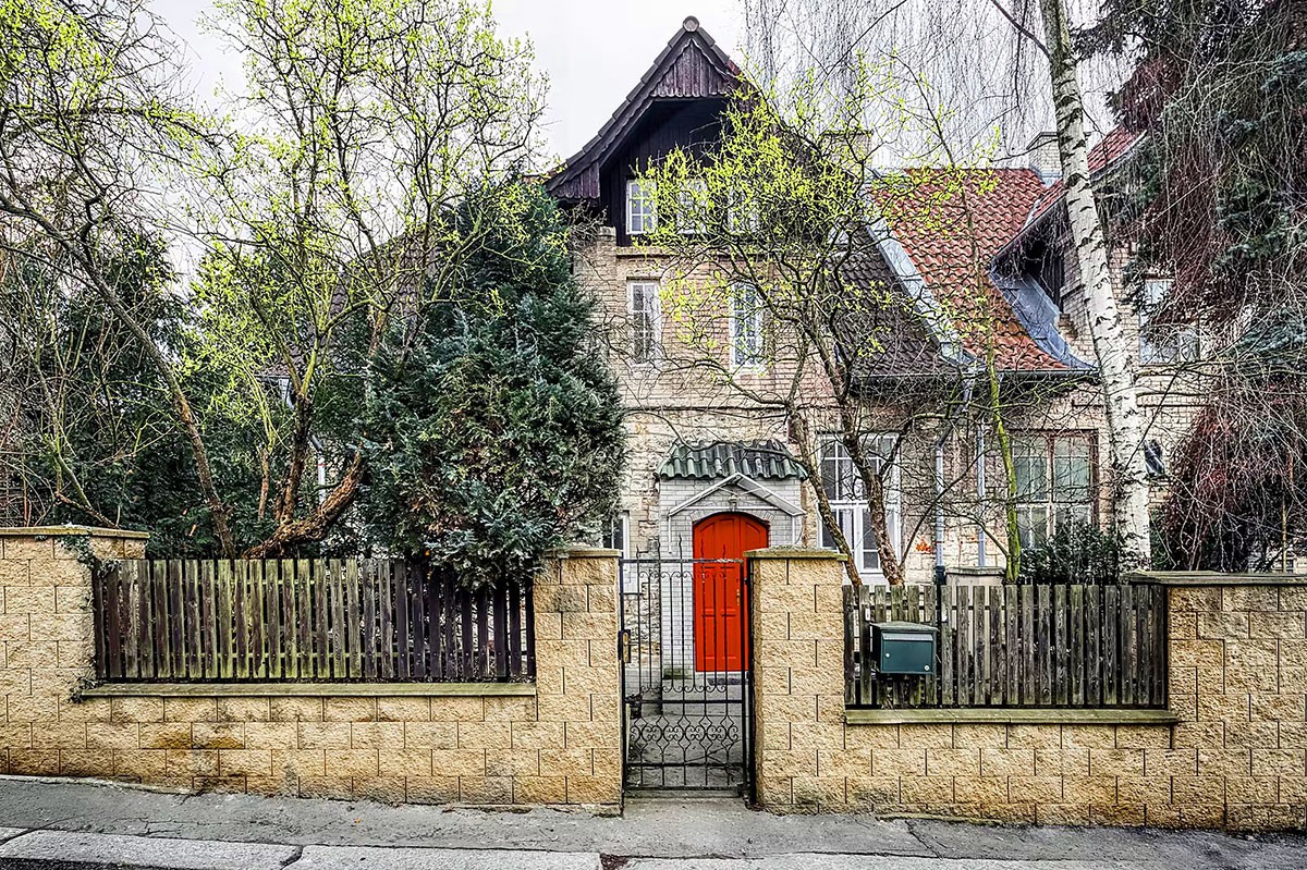В Праге выставили на продажу виллу за 59 млн крон