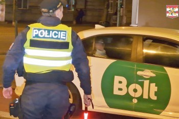 В Чехии полиция провела проверку таксистов: видео