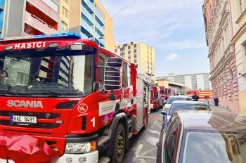 В Праге подросток выпрыгнул из окна горящей квартиры