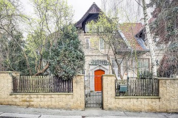 В Праге выставили на продажу виллу за 59 млн крон