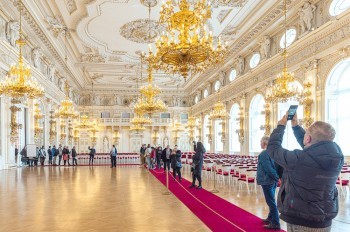 Пражский Град можно будет посетить бесплатно. Откроются обычно недоступные залы