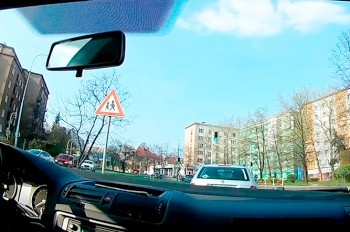 В Праге украинец пытался подкупить полицейских: видео