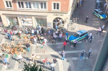 Автомобиль въехал в толпу людей в Германии: есть жертвы