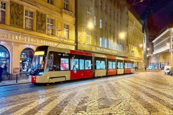 На улицы Праги впервые вышел новый трамвай Škoda 52T