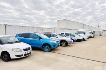 Прага отправит бесхозные авто со штрафстоянки военным в Украину