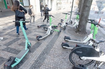 Прага избавится от электросамокатов