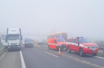 Из-за тумана возле Праги случилось массовое ДТП