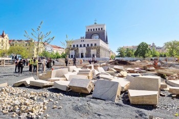 Реконструкция площади Jiřího z Poděbrad в Праге идет с опережением графика