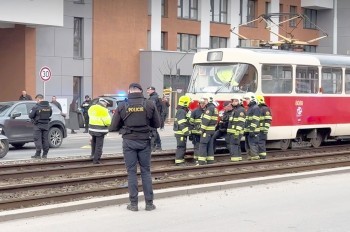 Трамвай сбил человека в Праге