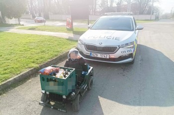 В Чехии полиция остановила мальчика, перевозившего ящик пива