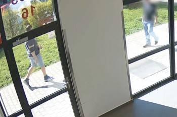 В Праге неизвестный до полусмерти избил прохожего: видео