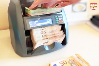 В Чехии иностранцы продавали поддельные свидетельства о браке