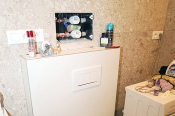 В Праге иностранец прятал в съемной квартире много всего запрещенного