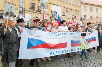 В Праге состоялось шествие «Бессмертный полк»: фото и видео