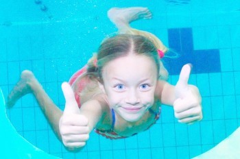 Плавание станет обязательным уроком в чешских школах