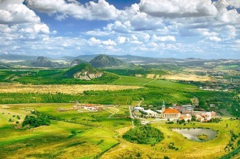 Синоптики: Чехию ждут теплые и солнечные выходные