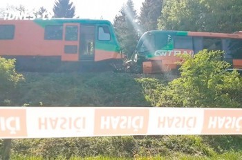 Два пассажирских поезда столкнулись на юге Чехии