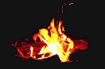 Мэрия Праги сняла запрет на разведение костров