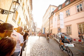 Велосипедисты устроят гонку по лестницам Пражского Града