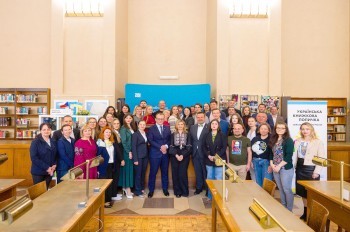 В Национальной библиотеке Чехии появилась украинская книжная полка