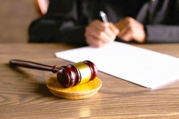 В Чехии вынесли приговор литовцу, порезавшему украинцев из-за спора о Путине