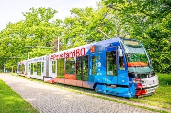 «Прага – город героев»: на улицы вышел особый трамвай