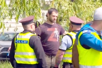 В Праге поклонник СВО моментально «переобулся» при виде полиции