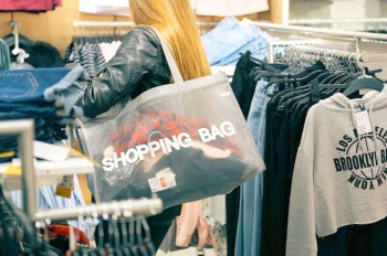 В Чехии стартует сезон летних распродаж